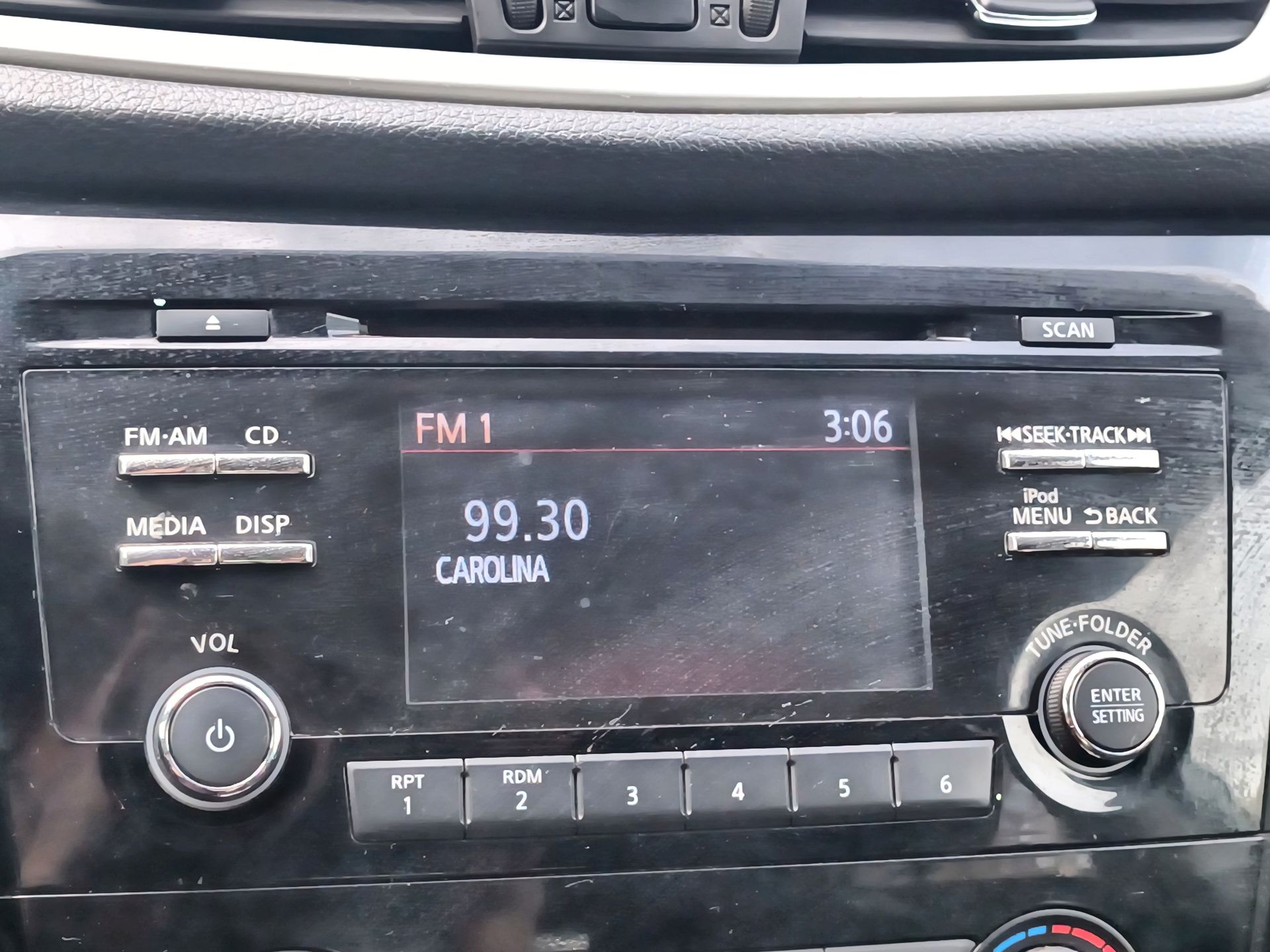 NISSAN - 24