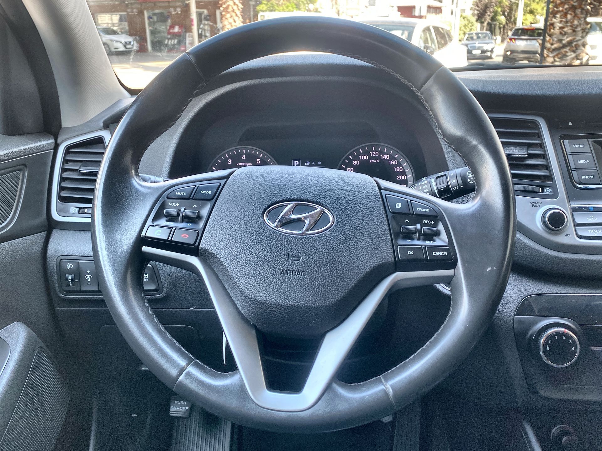 HYUNDAI - 13