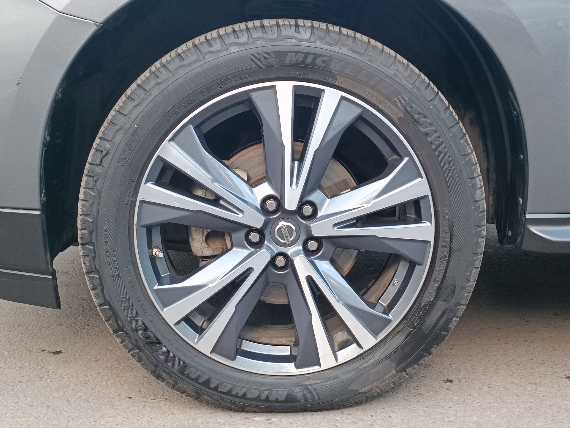 NISSAN - 17