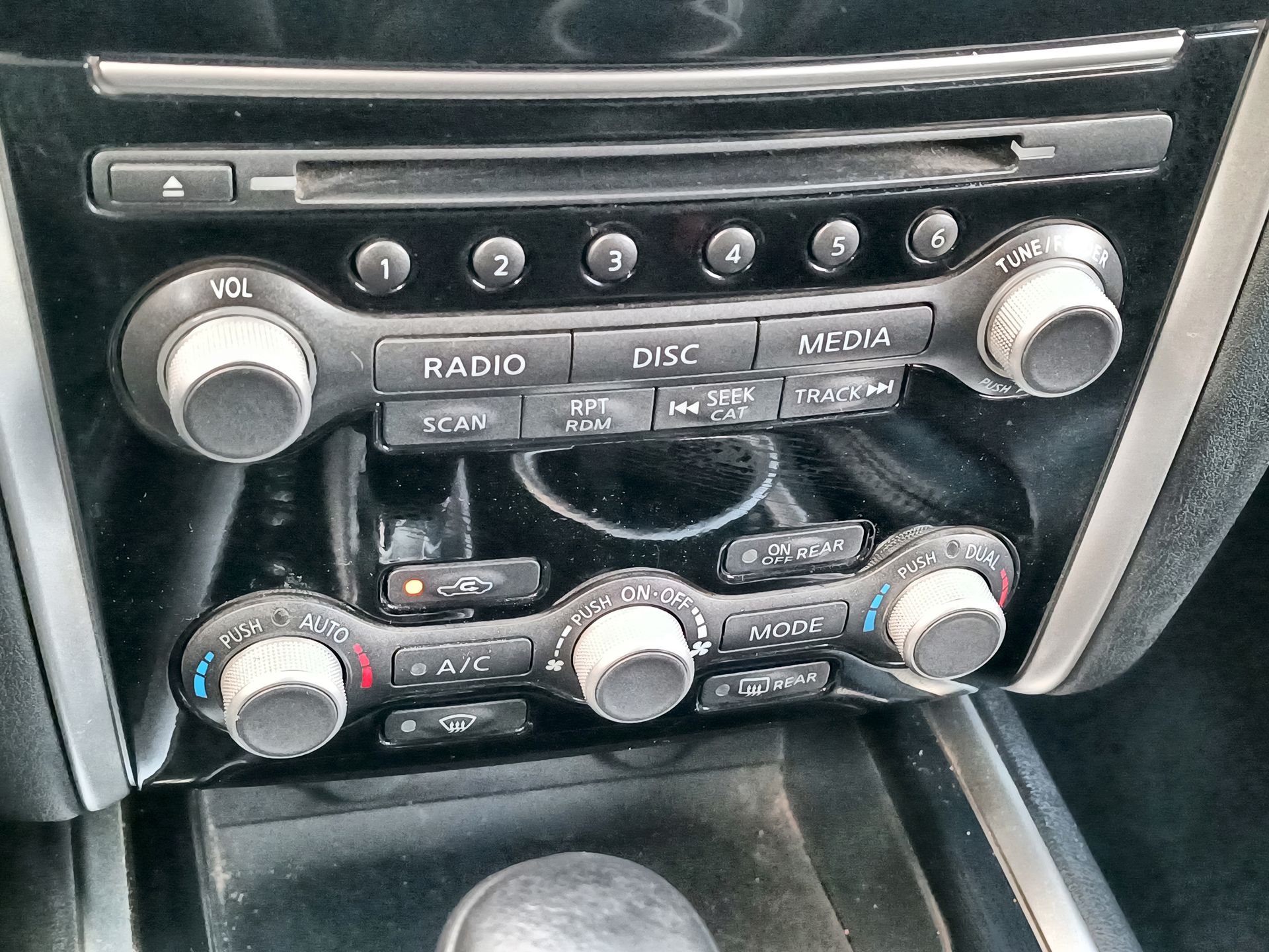 NISSAN - 27