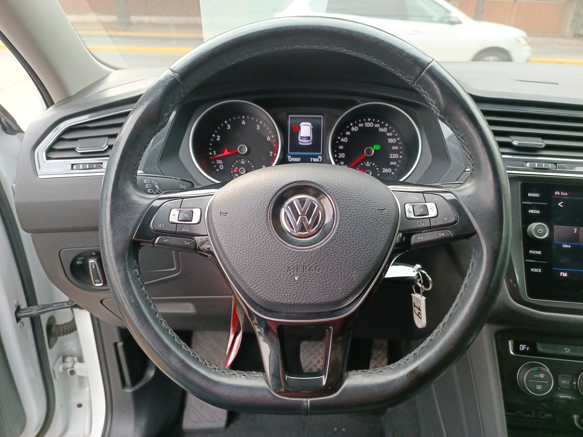 VOLKSWAGEN - 22