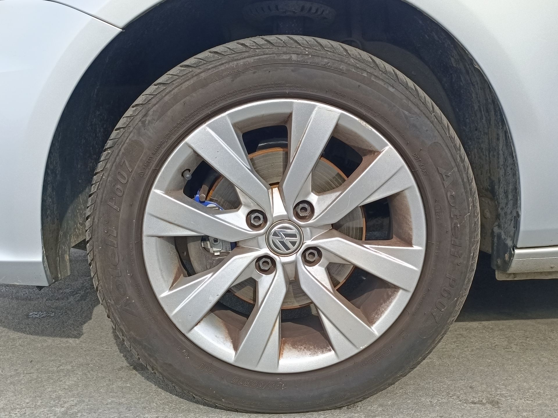 VOLKSWAGEN - 17