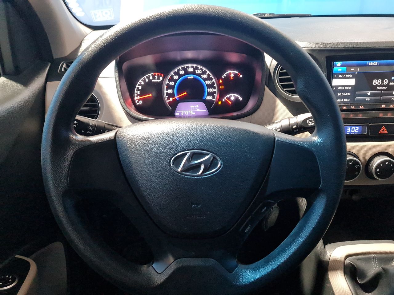 HYUNDAI - 20