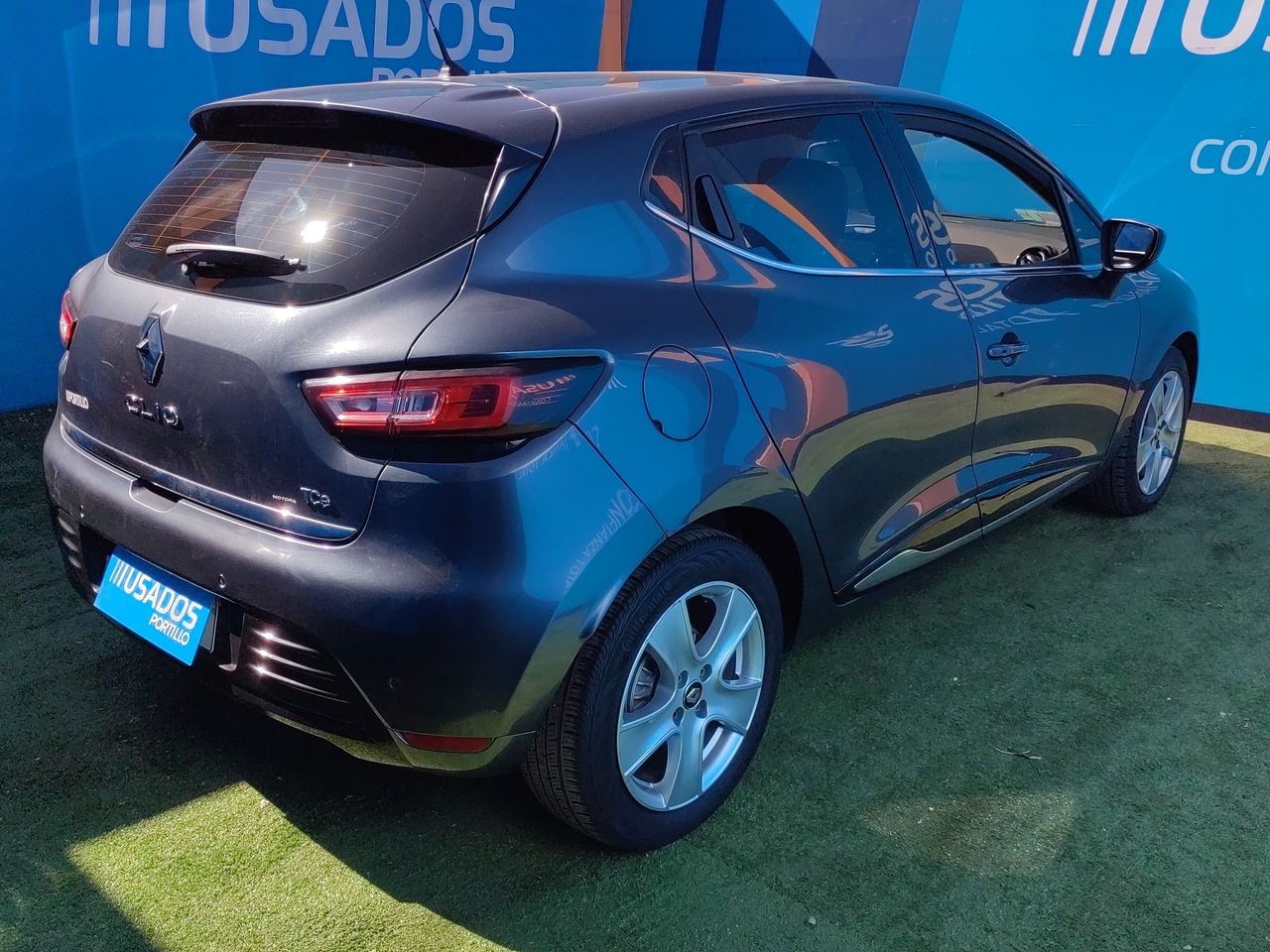 RENAULT - 11