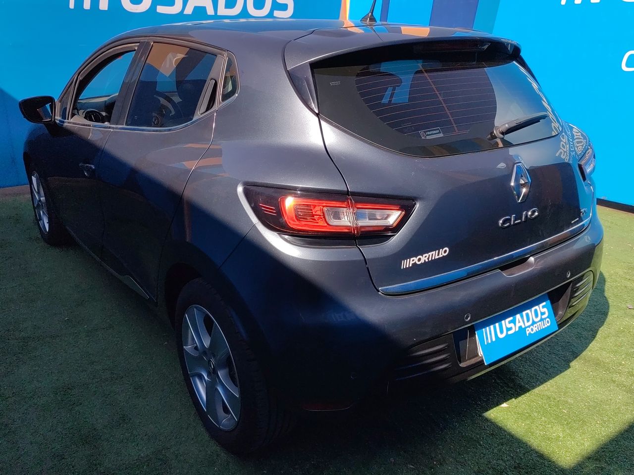 RENAULT - 9