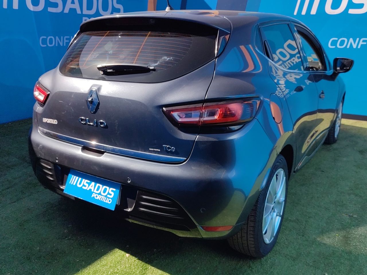 RENAULT - 10