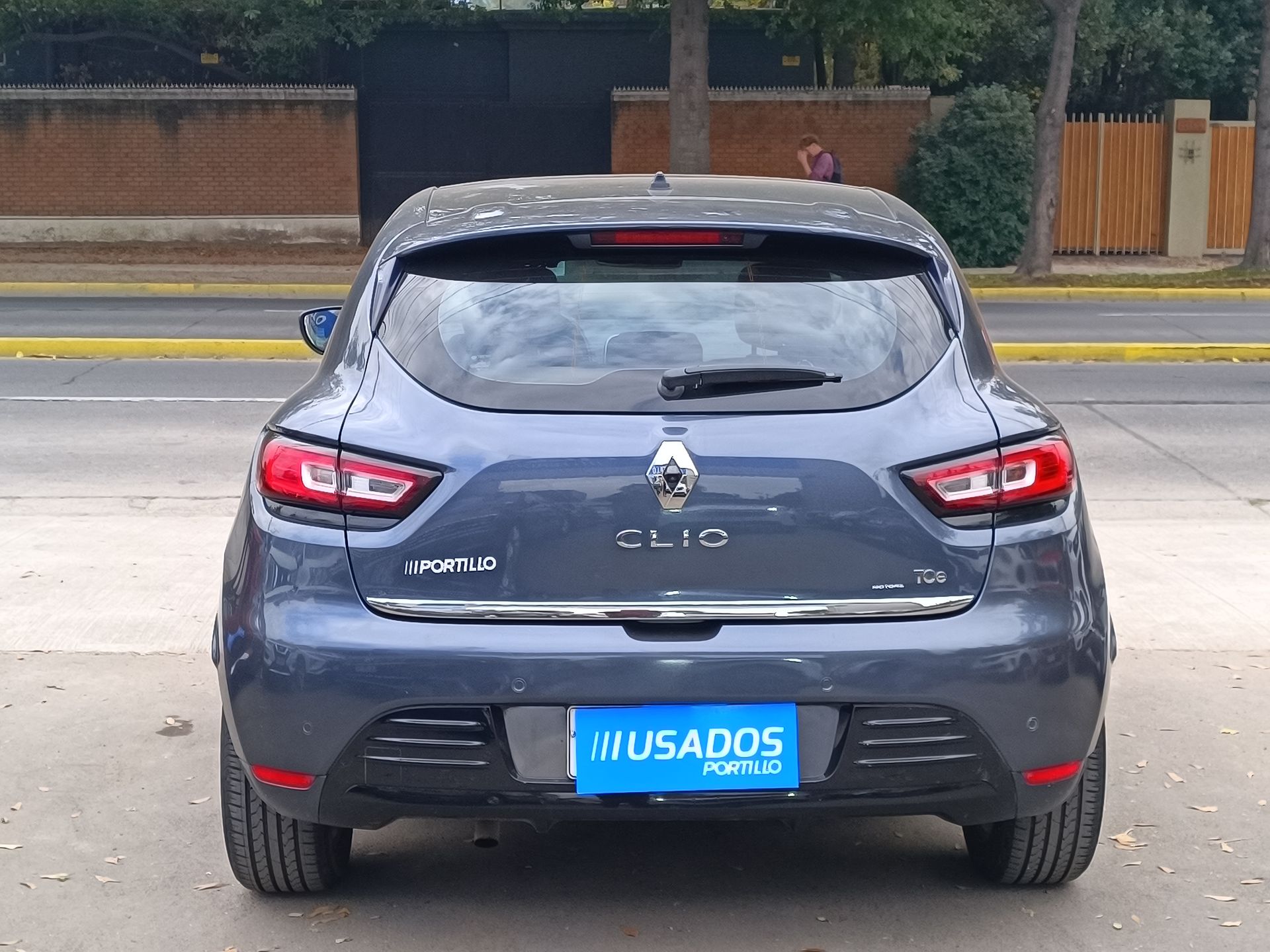 RENAULT - 6
