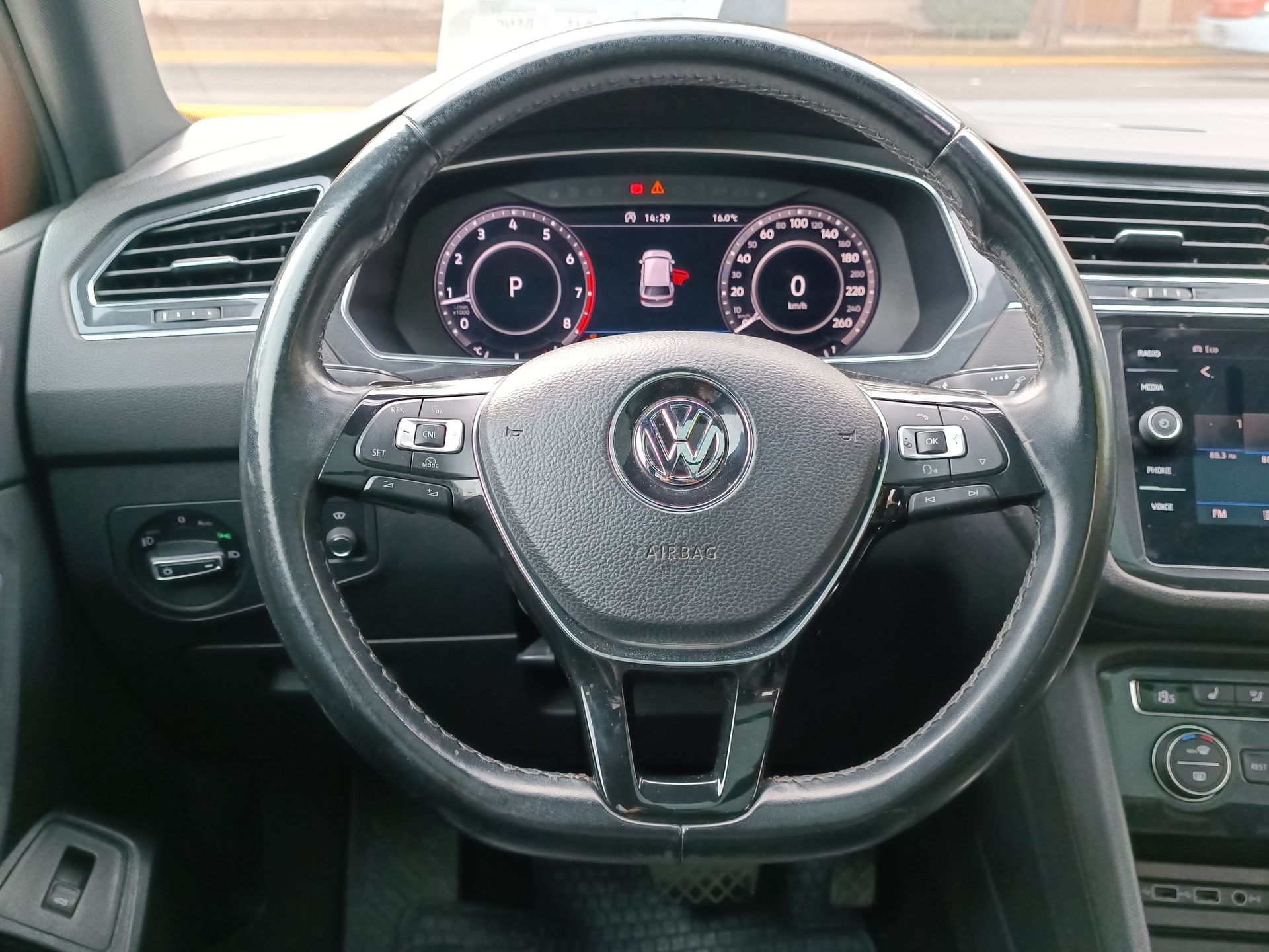 VOLKSWAGEN - 22