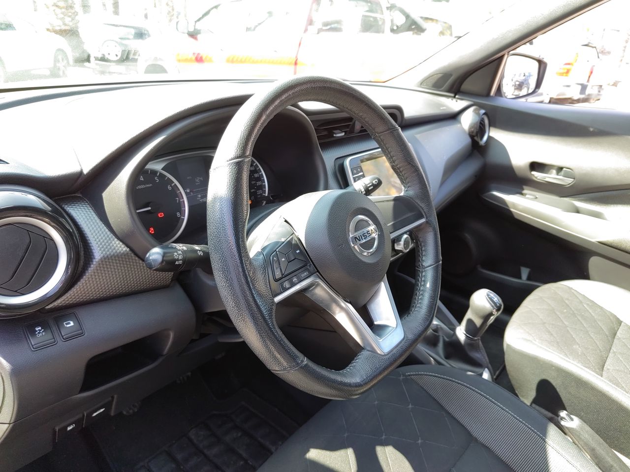 NISSAN - 25