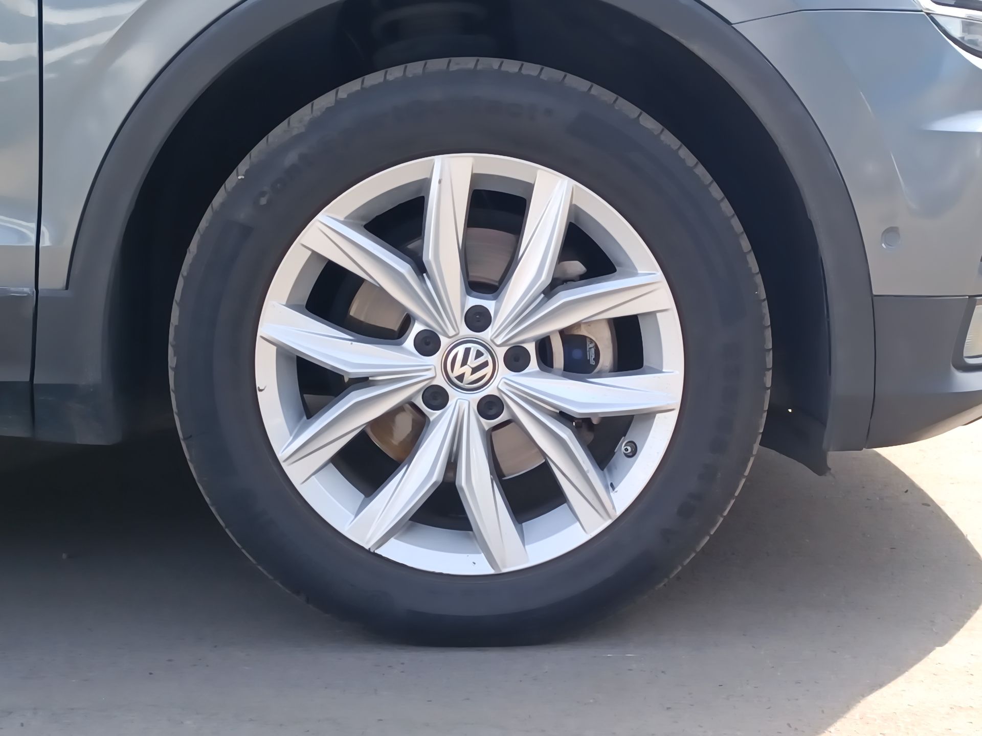VOLKSWAGEN - 17