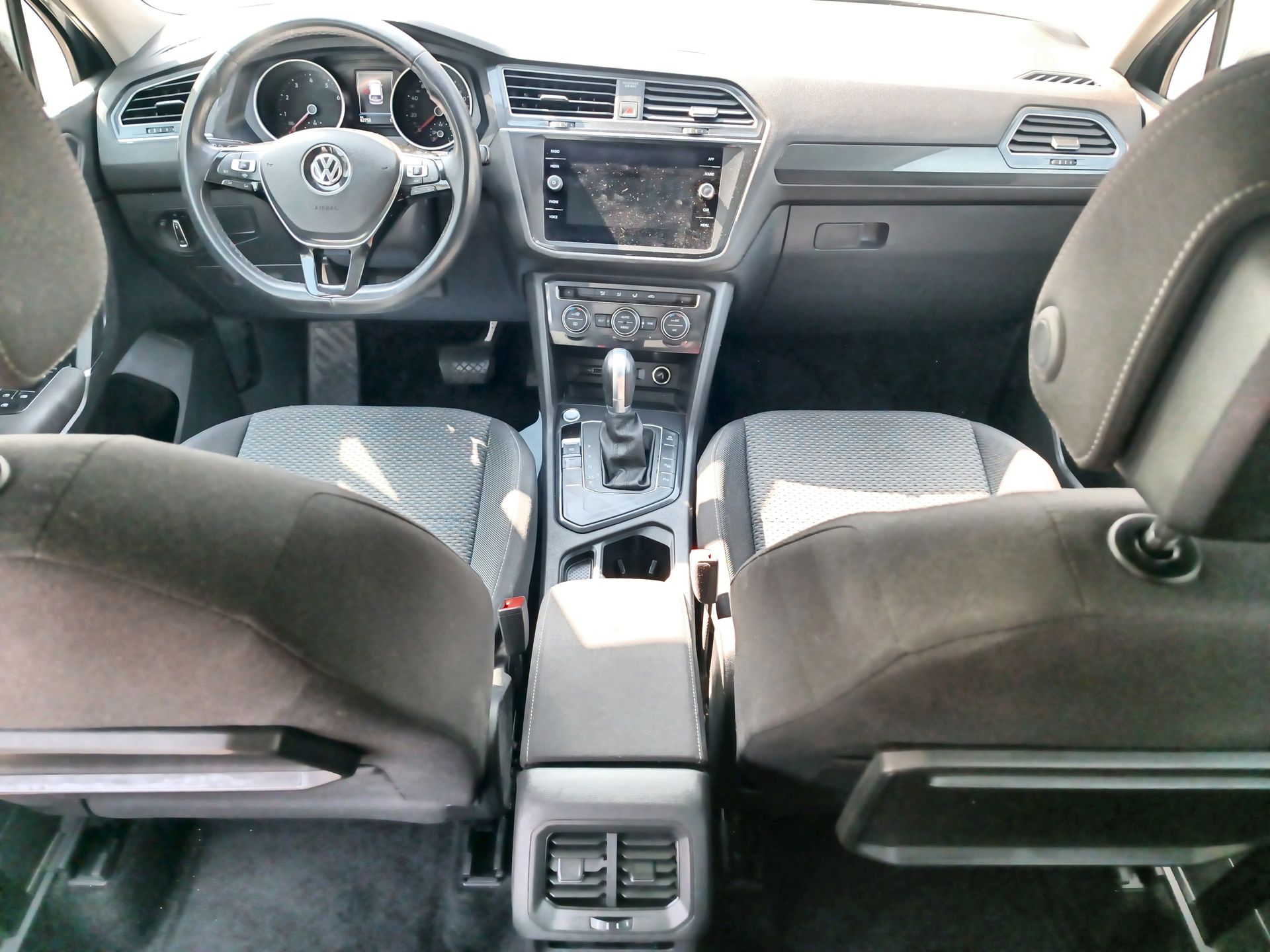 VOLKSWAGEN - 32