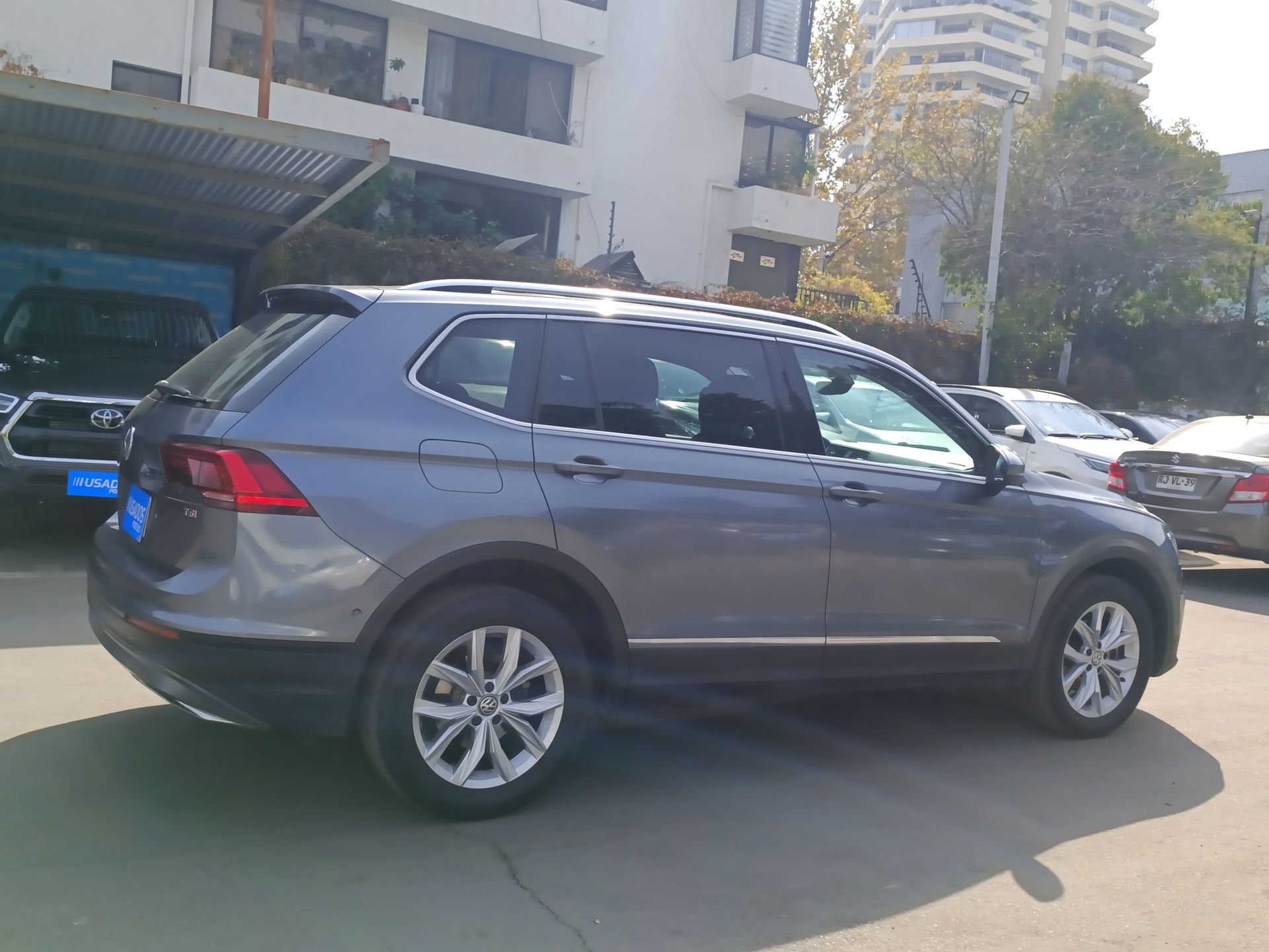 VOLKSWAGEN - 7