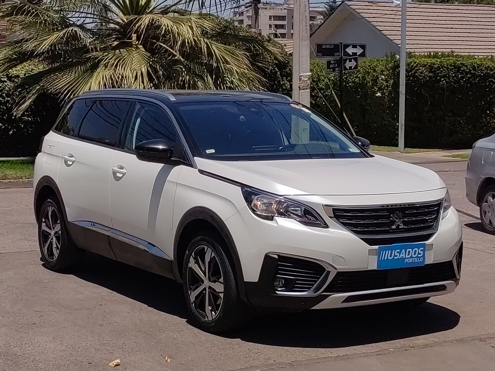 PEUGEOT 5008