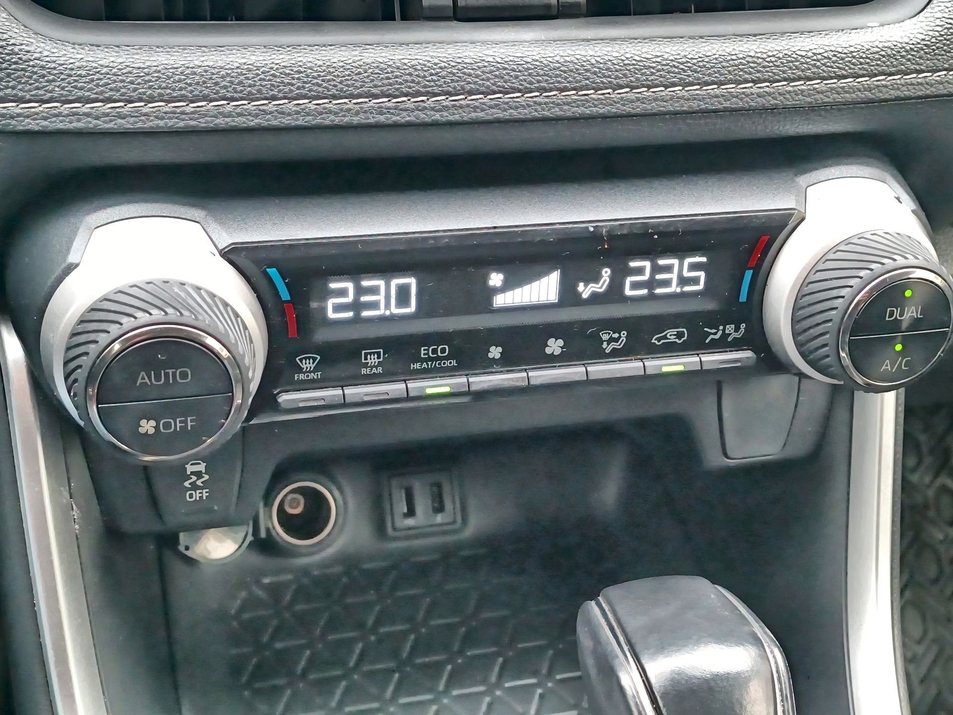 TOYOTA - 26