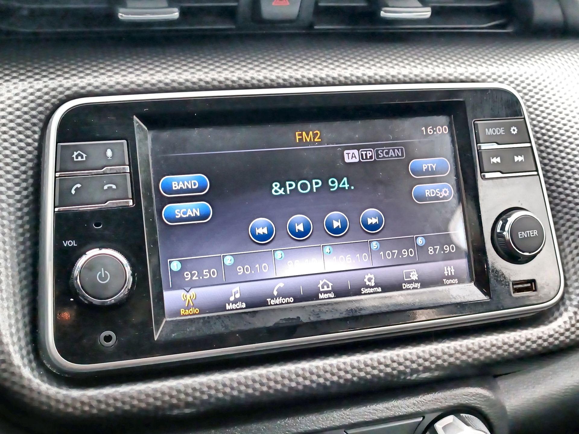 NISSAN - 24