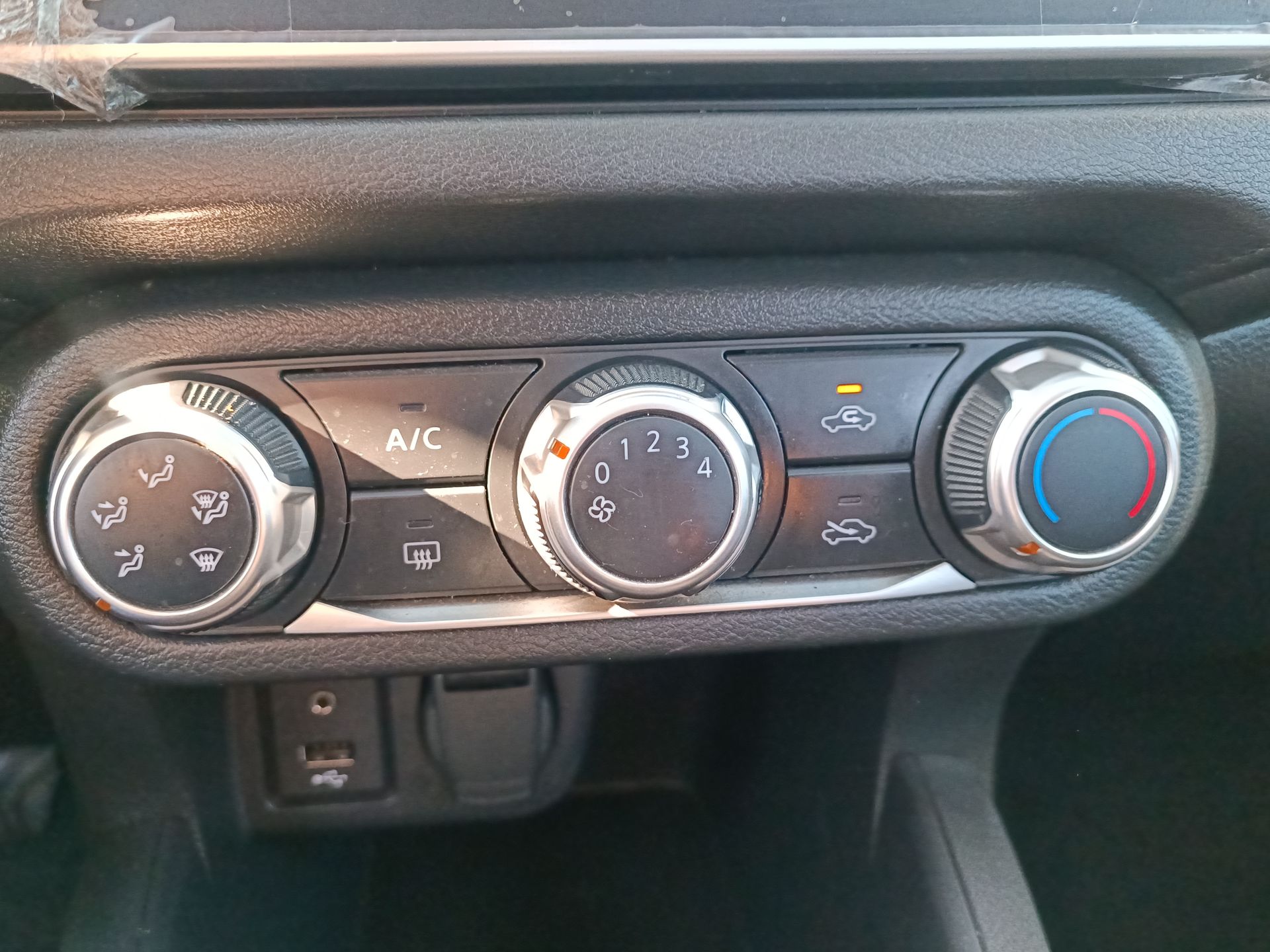 NISSAN - 25