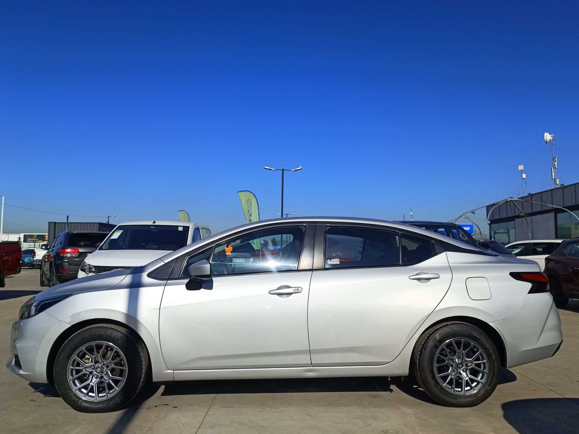 NISSAN - 4