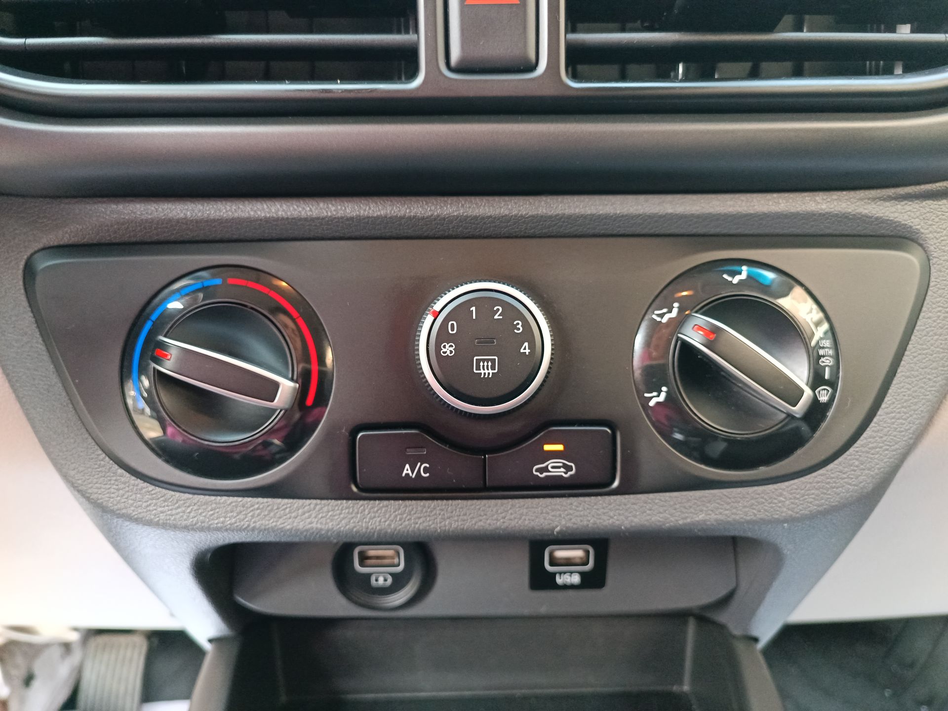 HYUNDAI - 26