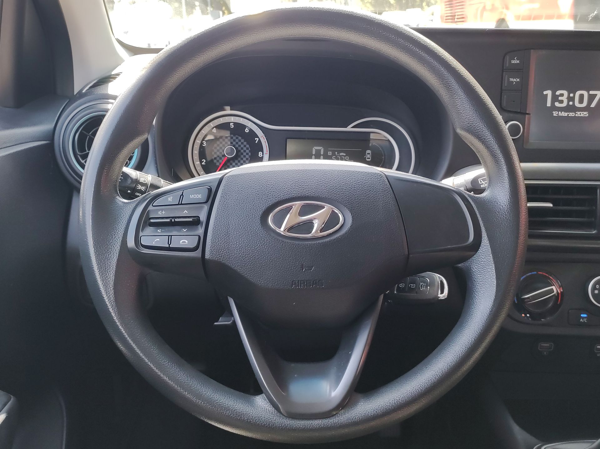 HYUNDAI - 13