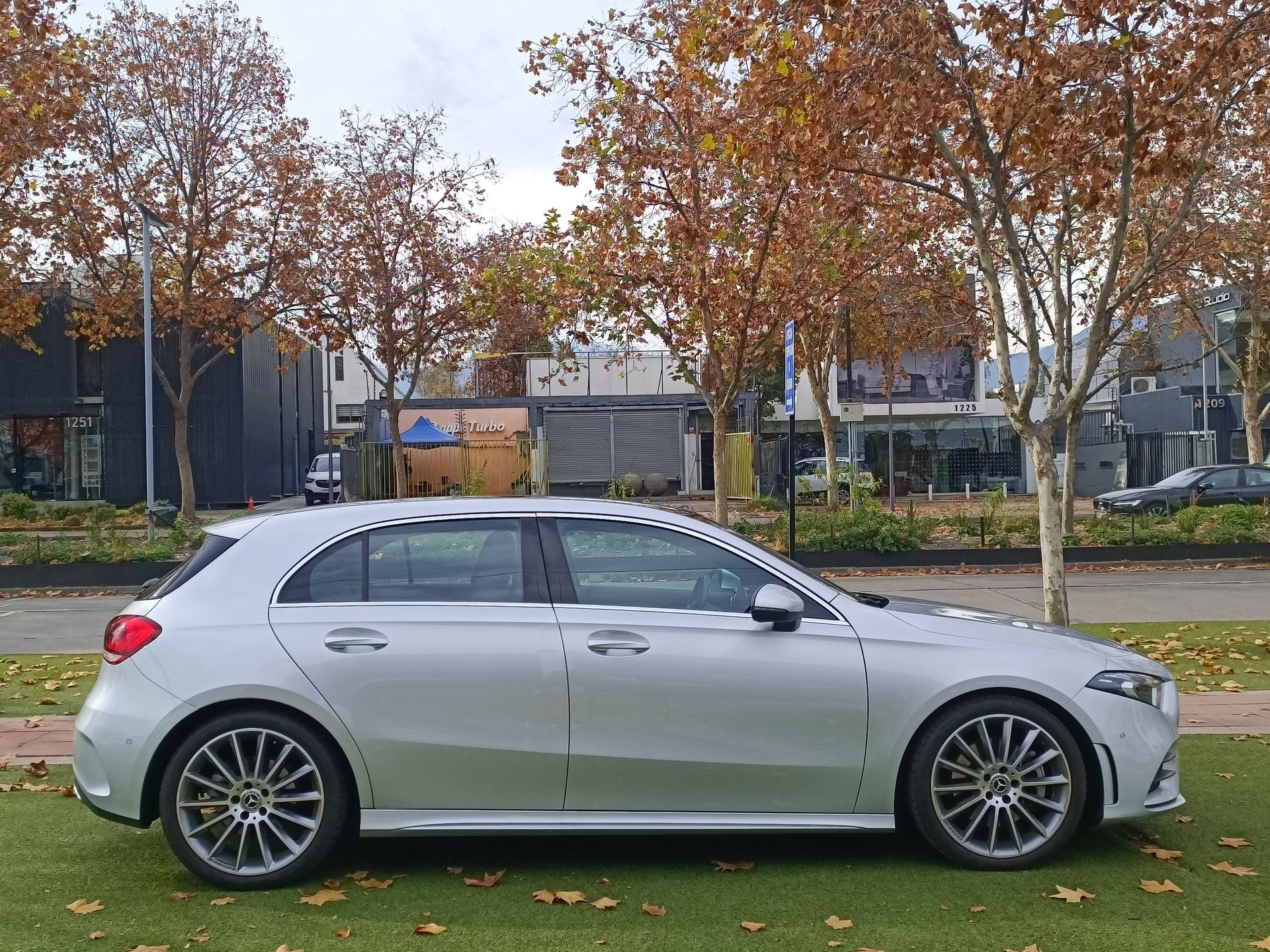 MERCEDES BENZ - 8