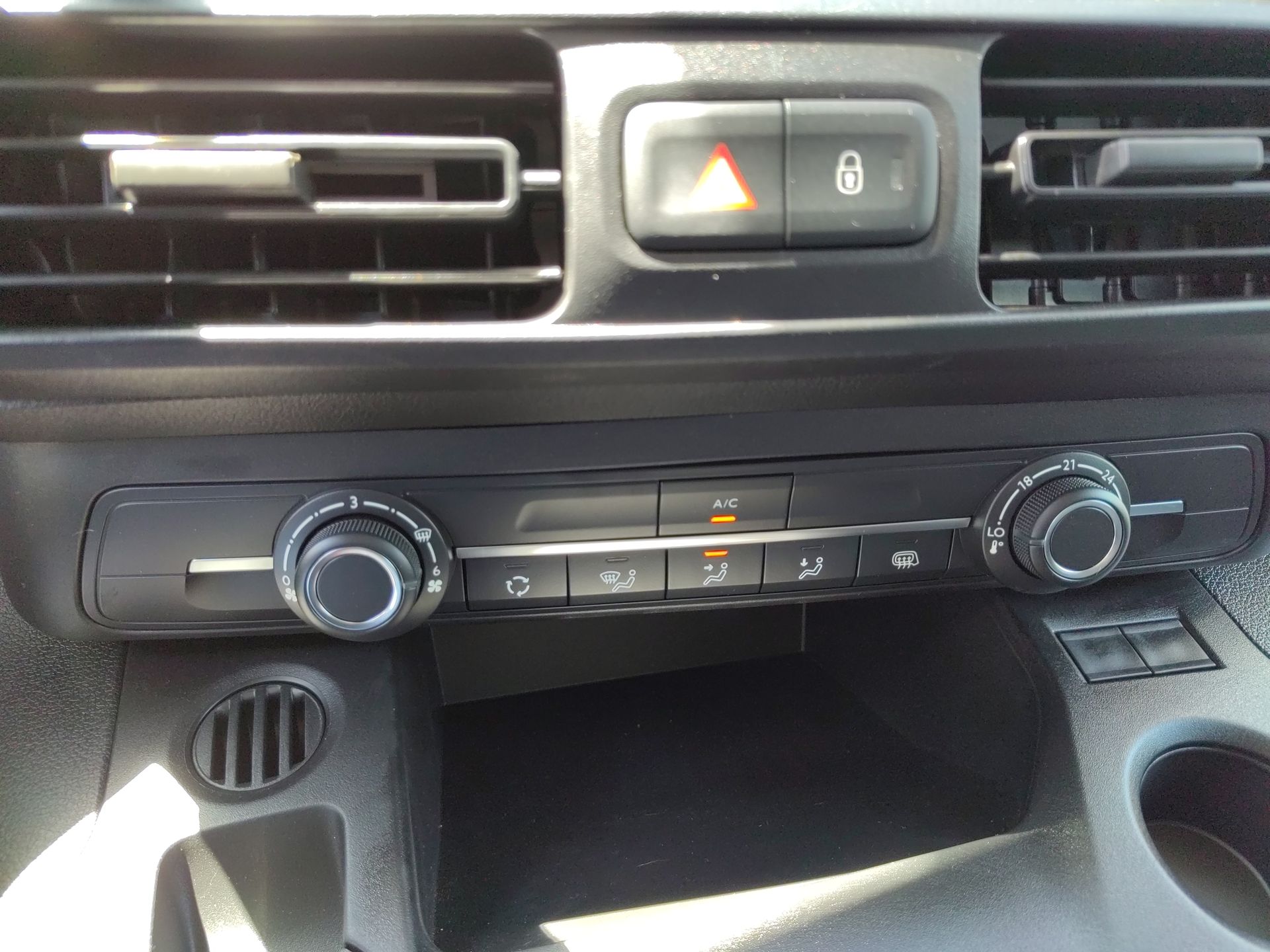 PEUGEOT - 26