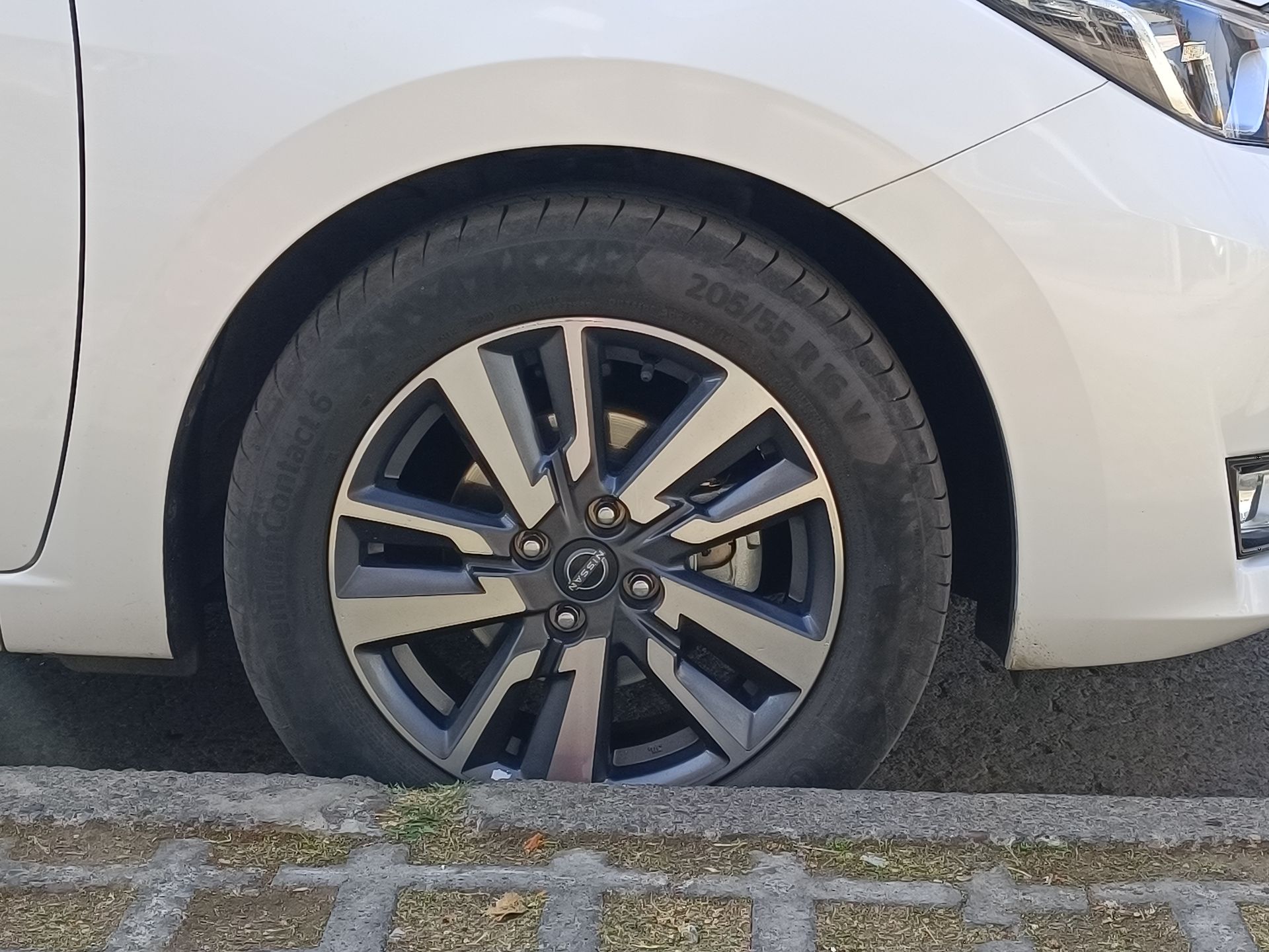 NISSAN - 17