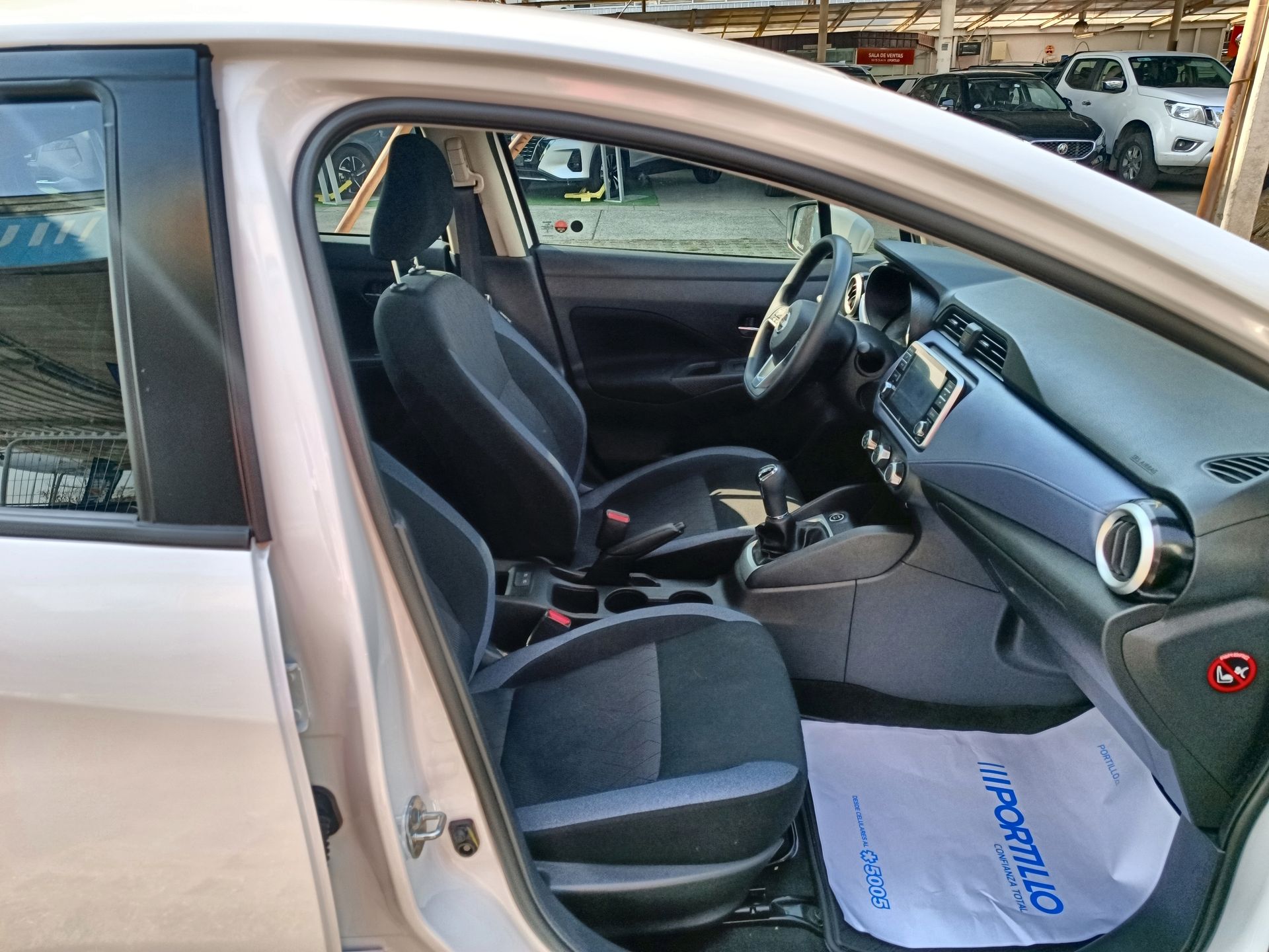NISSAN - 27