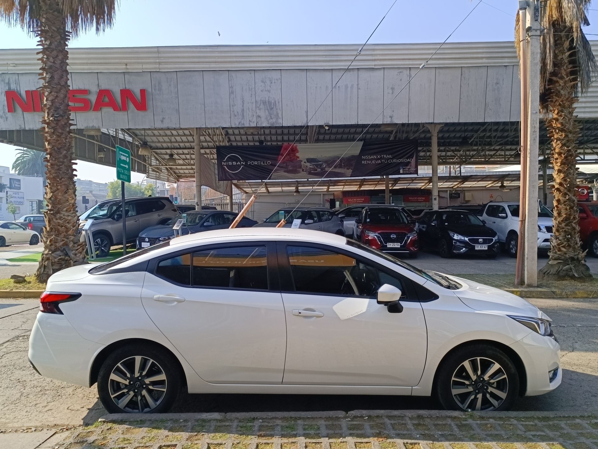 NISSAN - 8