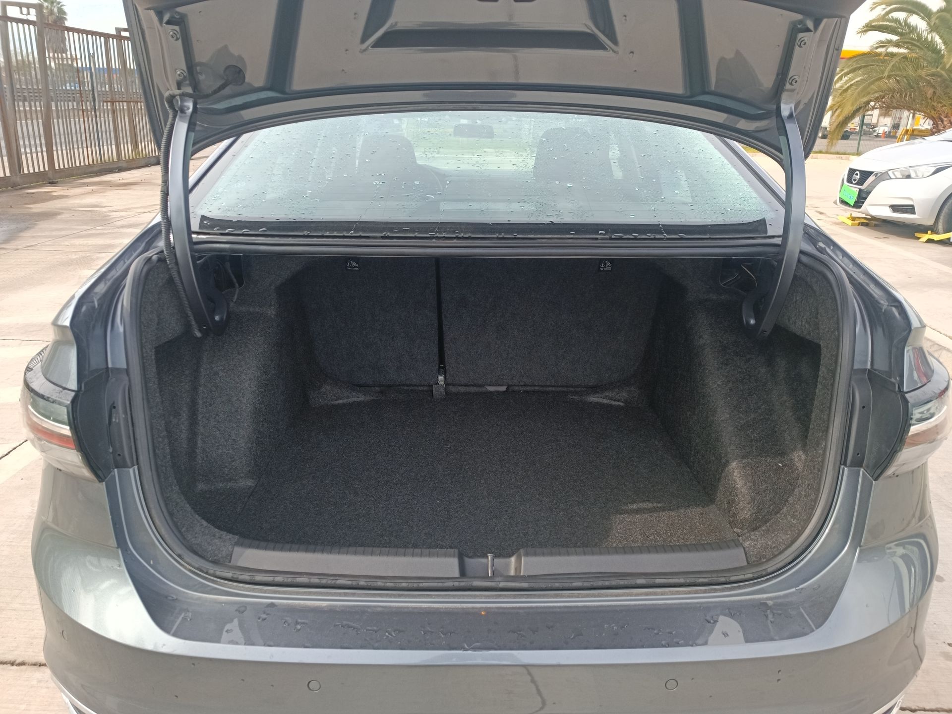 VOLKSWAGEN - 28