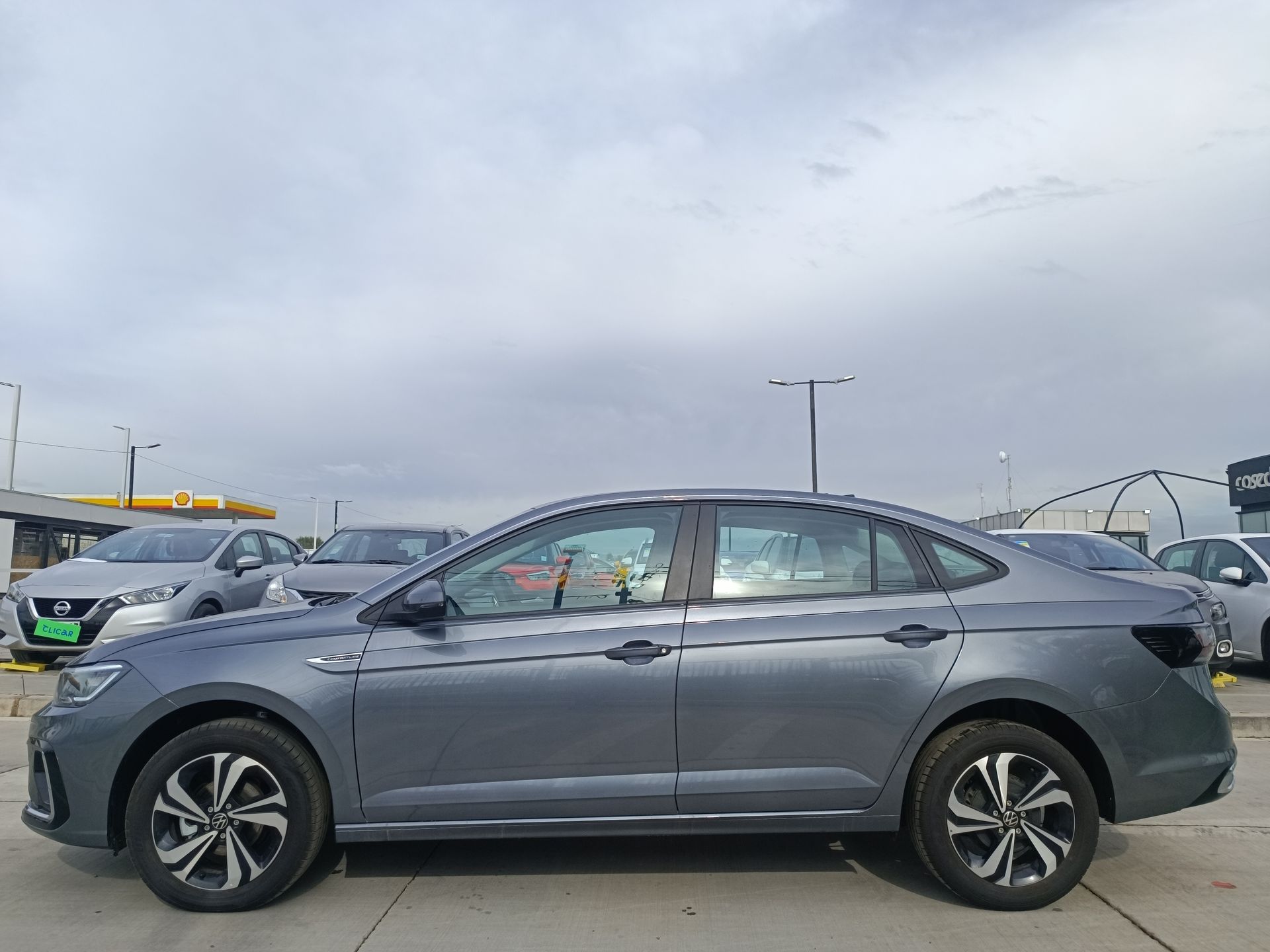 VOLKSWAGEN - 4