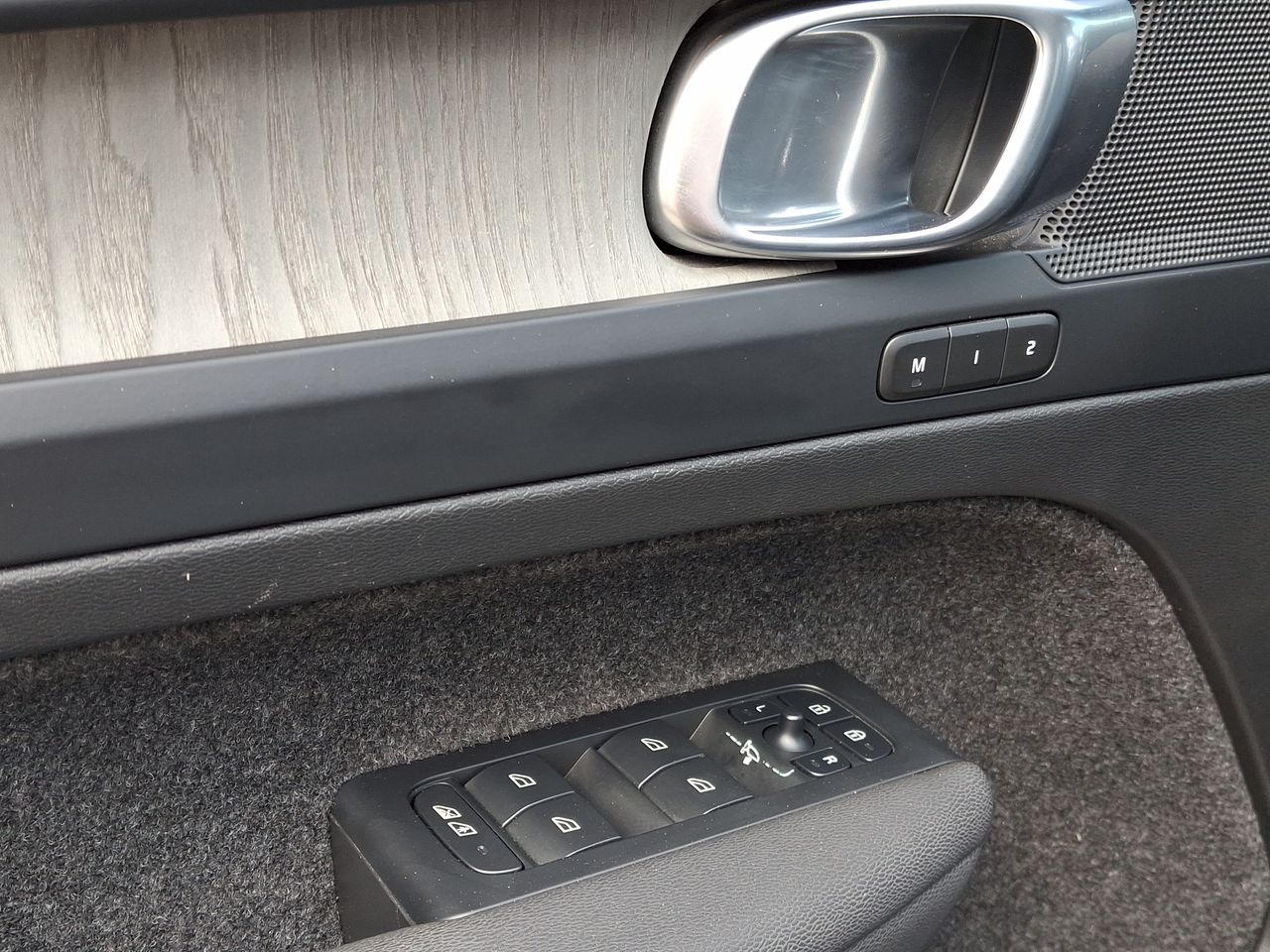 VOLVO - 23