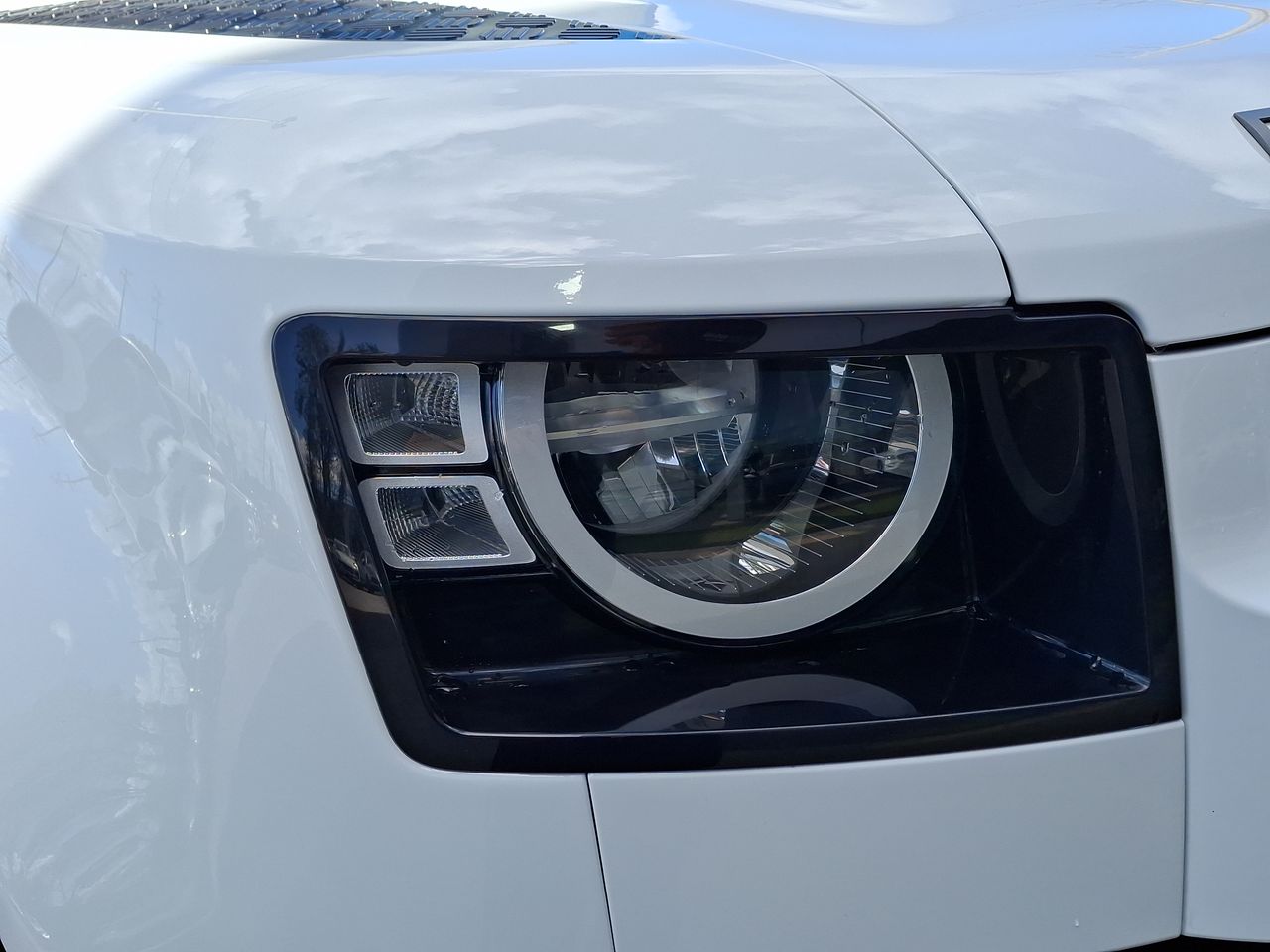 LAND ROVER - 18