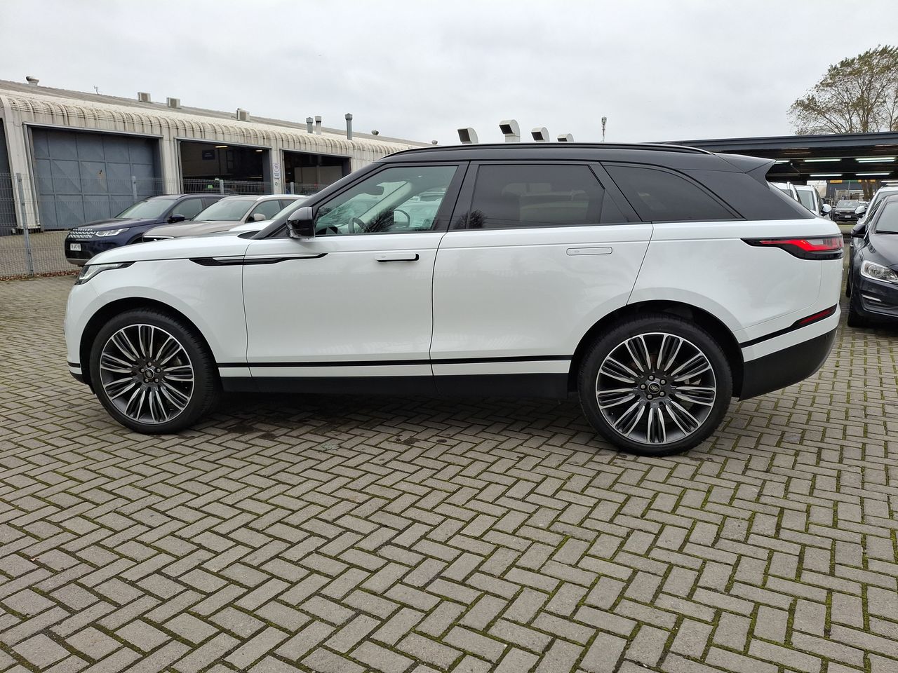 LAND ROVER - 4