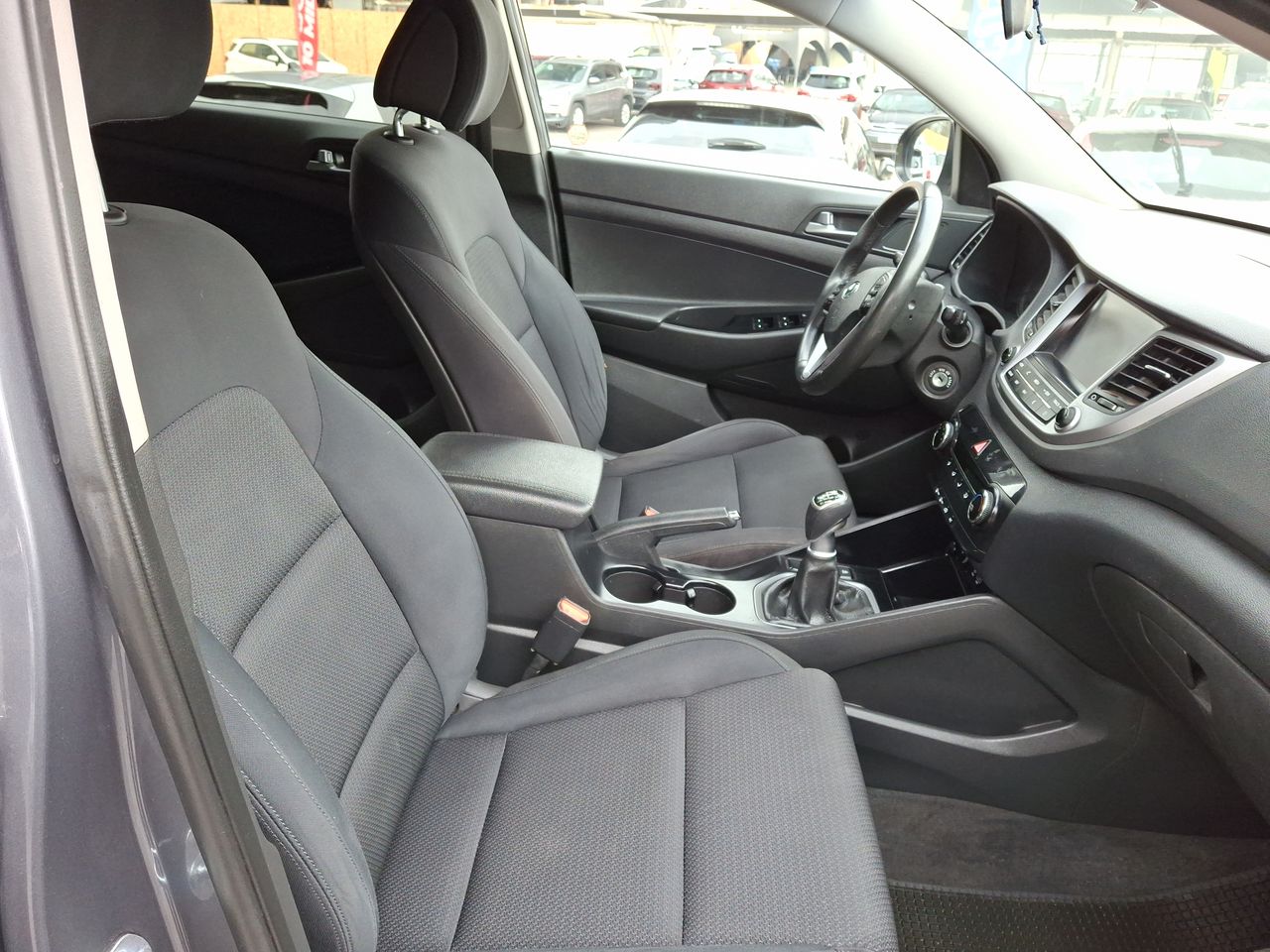 HYUNDAI - 30