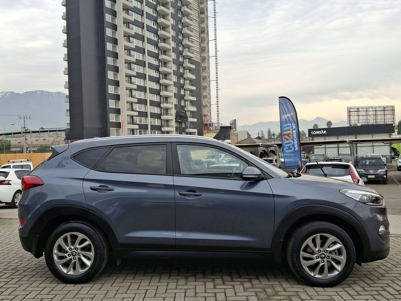 HYUNDAI - 8