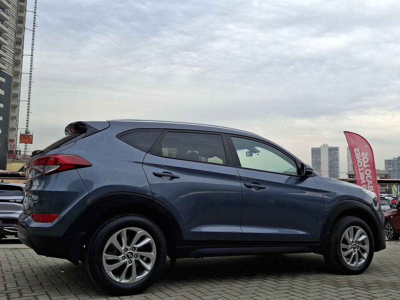 HYUNDAI - 7