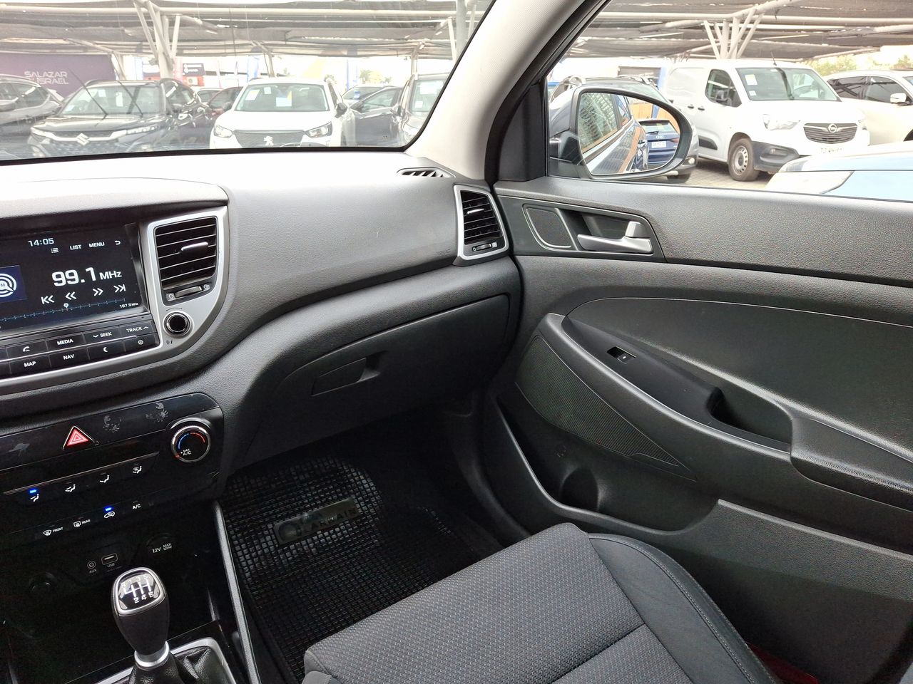 HYUNDAI - 10