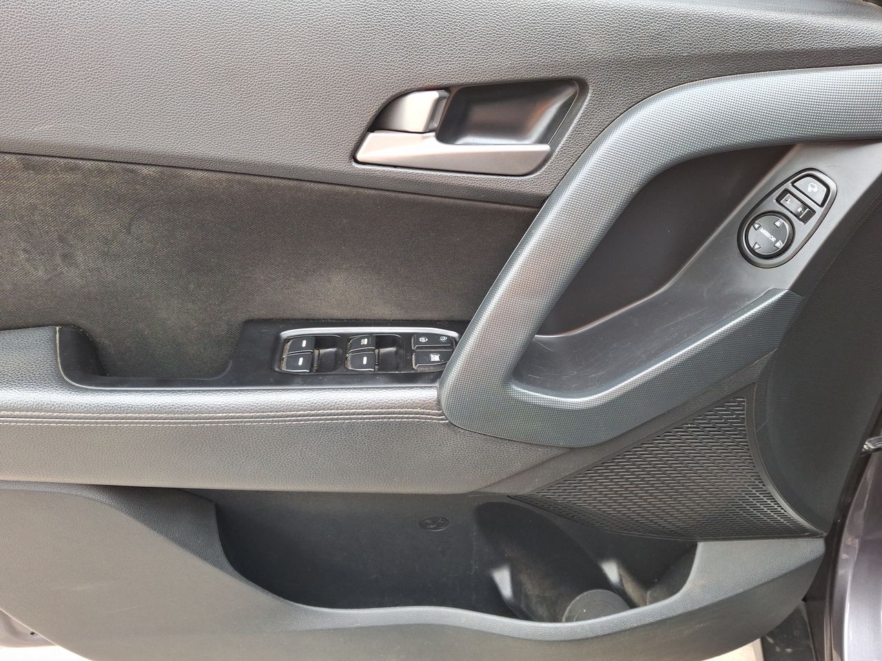 HYUNDAI - 20