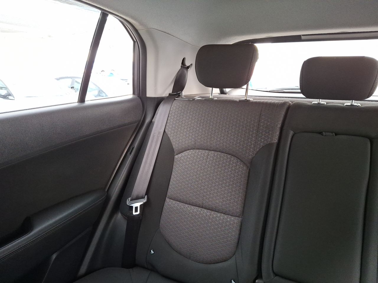HYUNDAI - 12