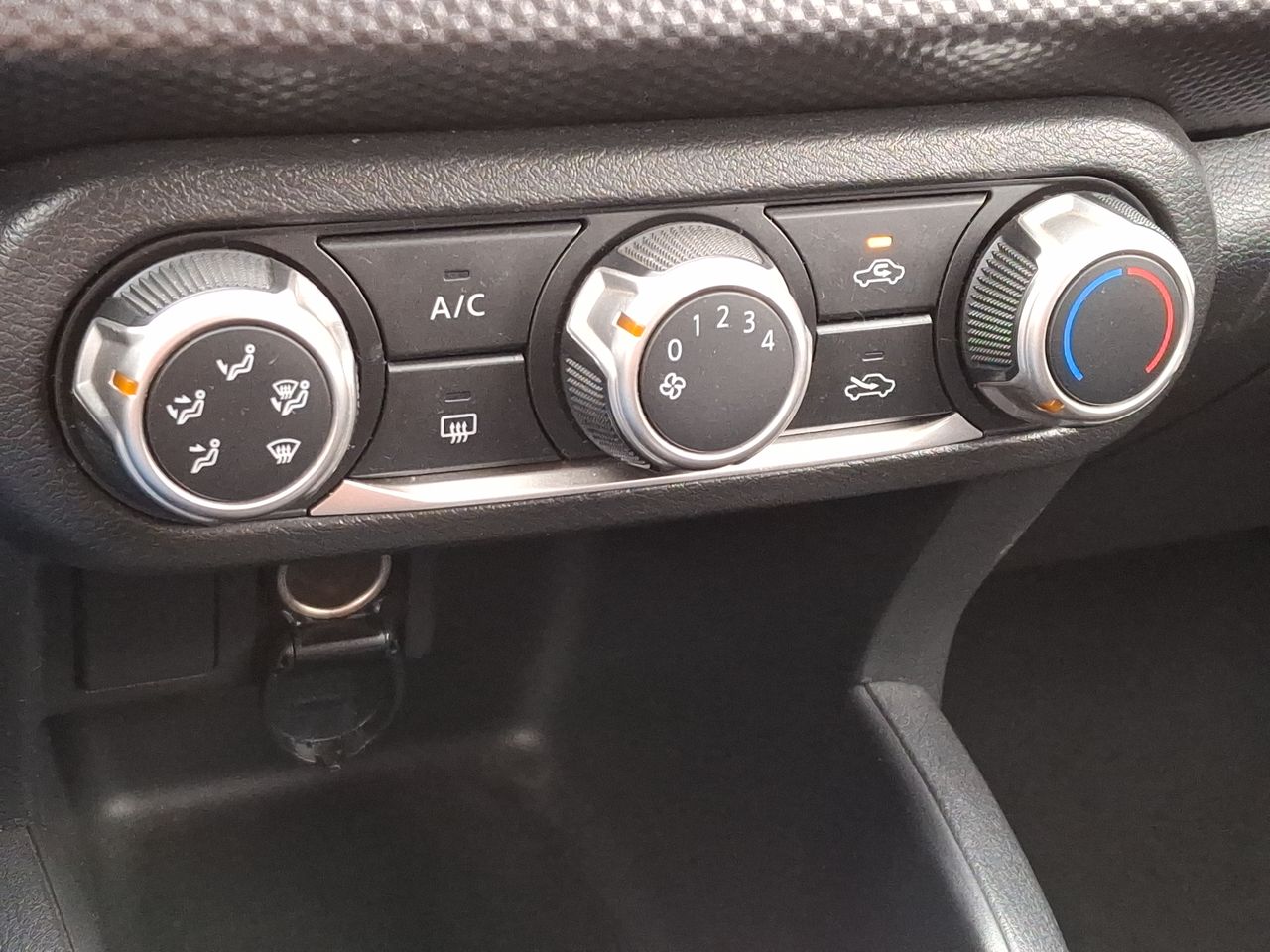 NISSAN - 26