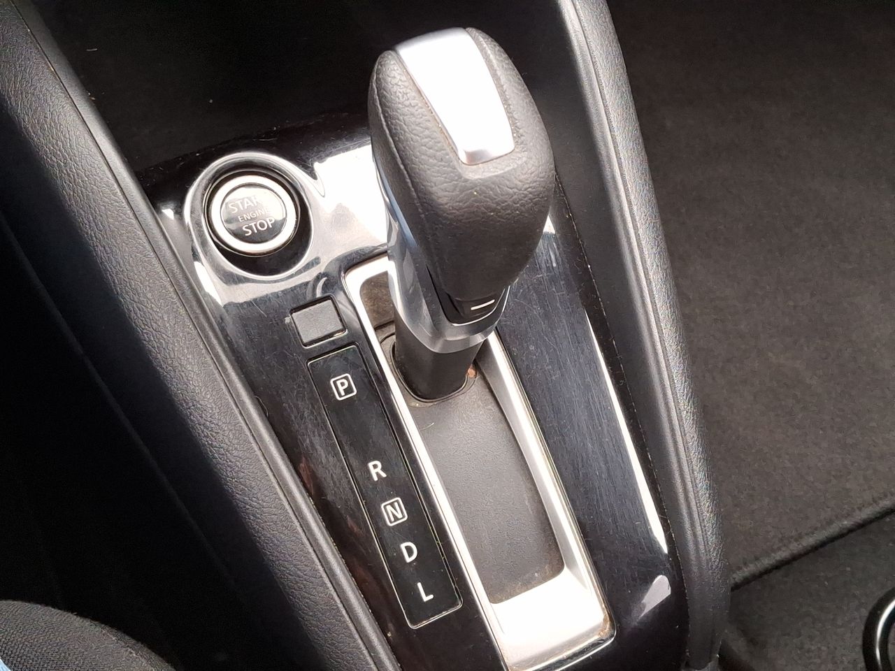 NISSAN - 27
