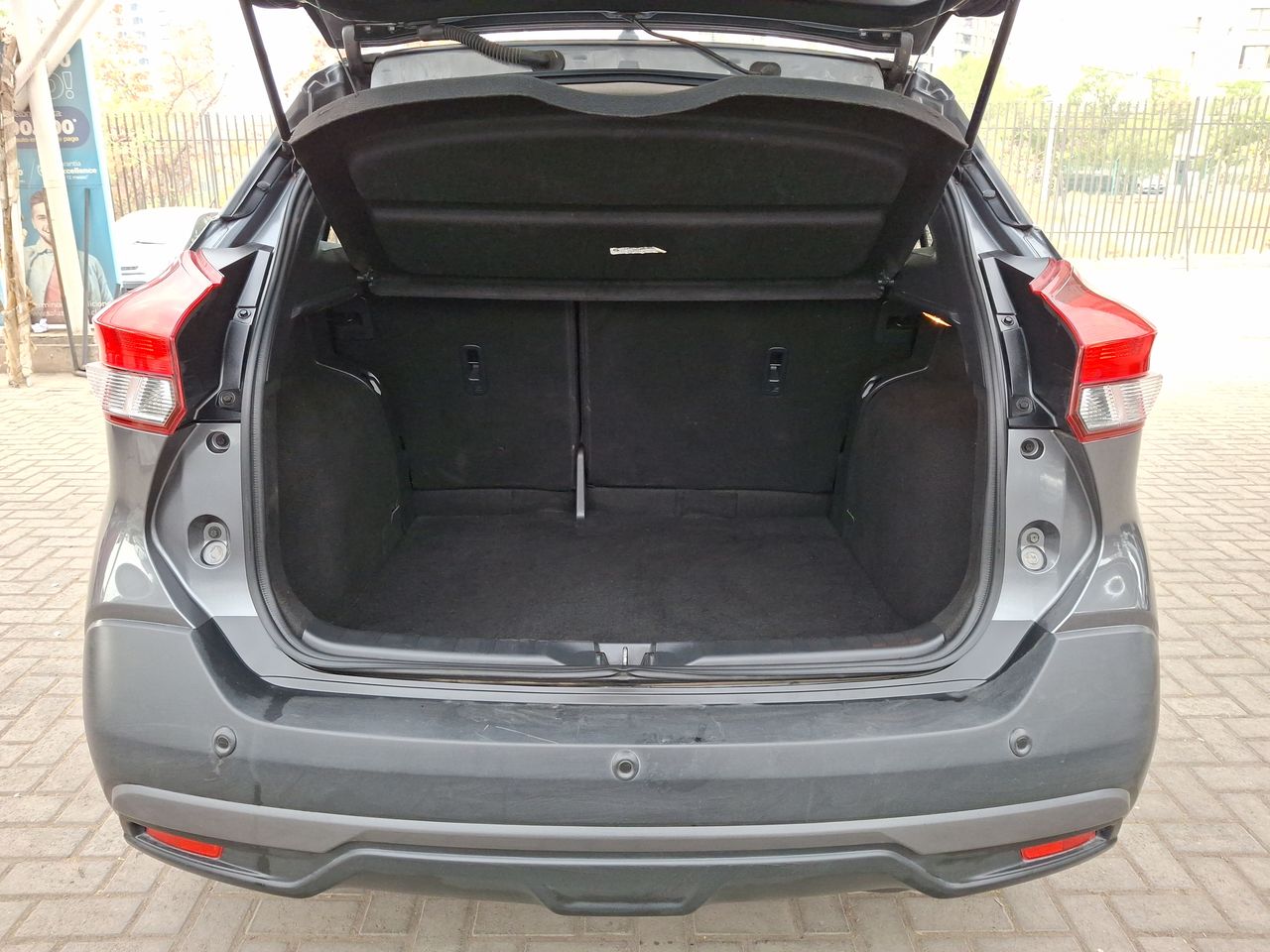 NISSAN - 19
