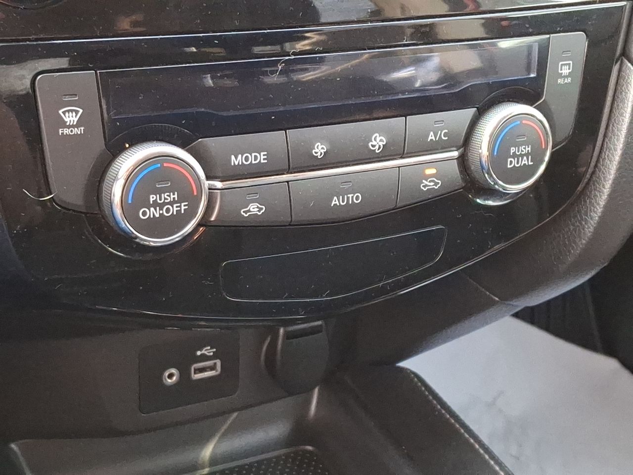 NISSAN - 27