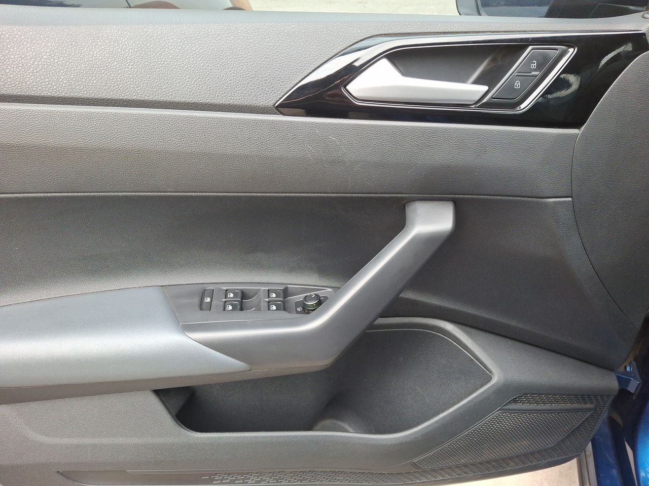 VOLKSWAGEN - 20