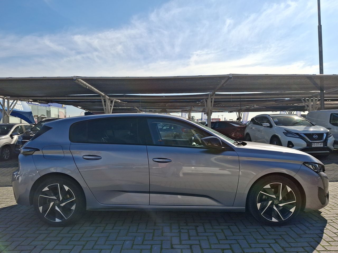 PEUGEOT - 8