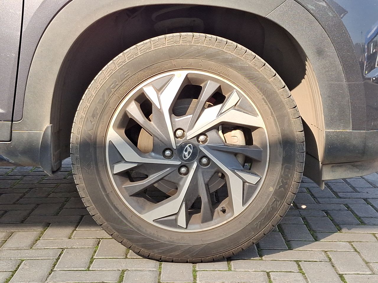 HYUNDAI - 17