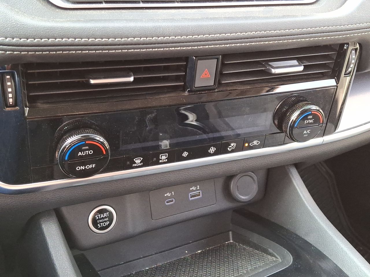 NISSAN - 27