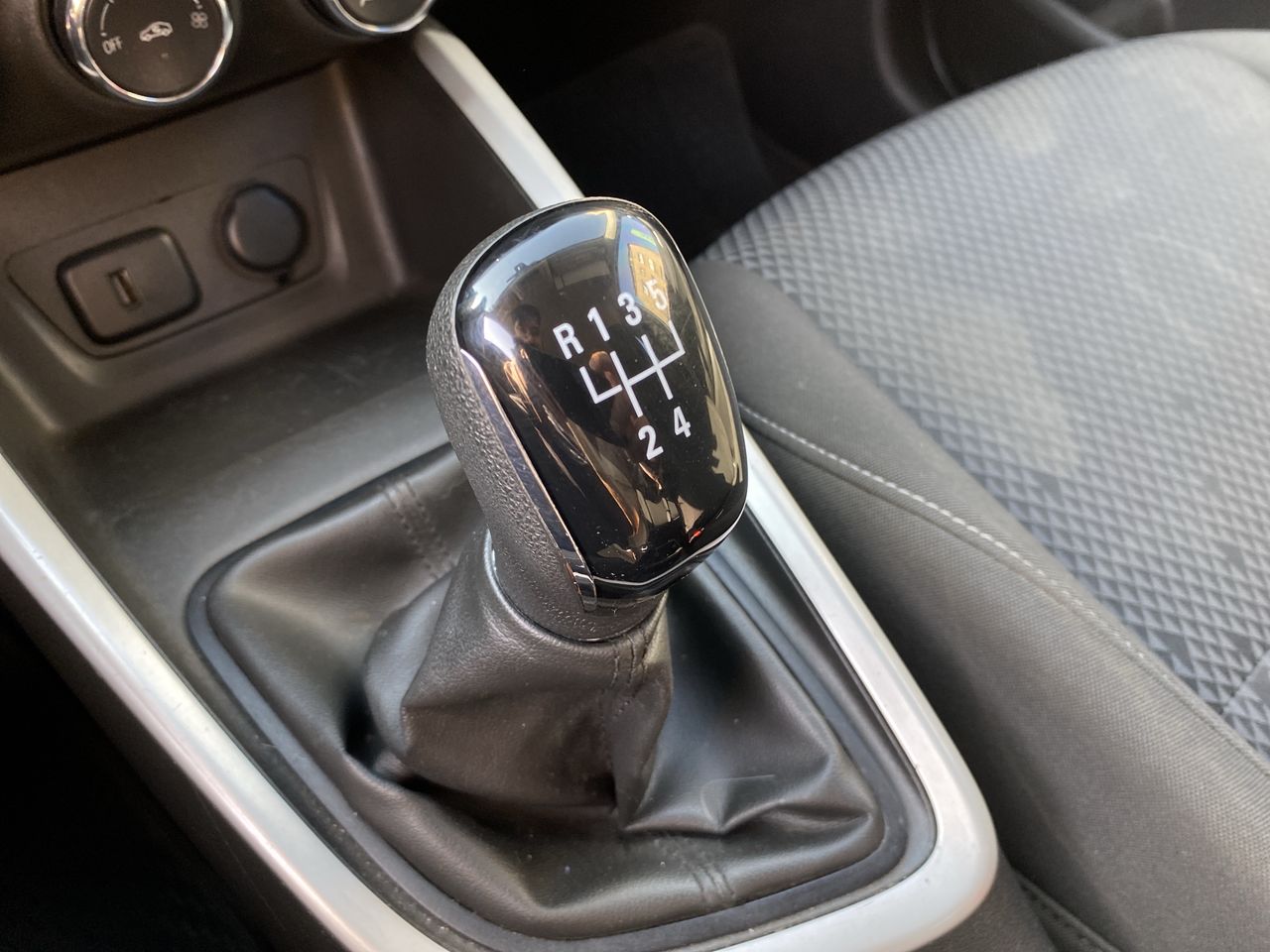 CHEVROLET - 32