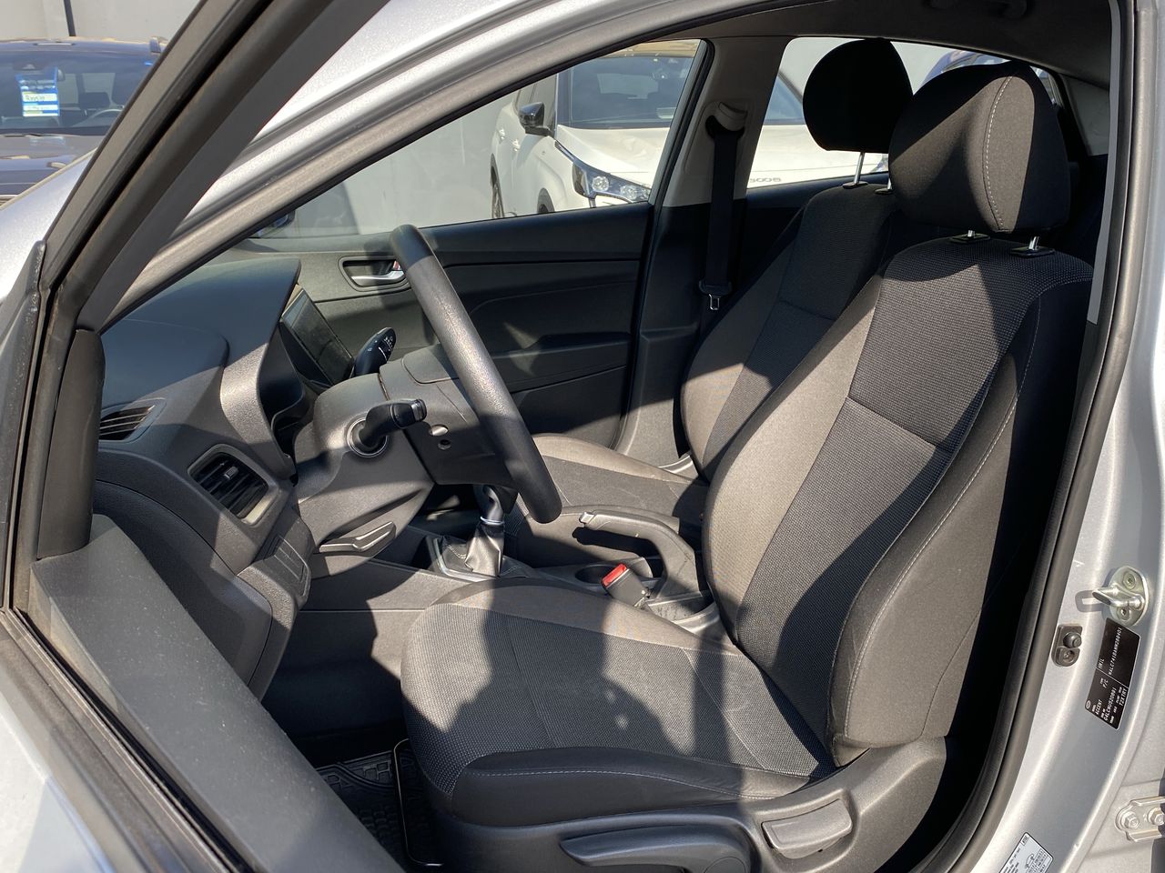 HYUNDAI - 25