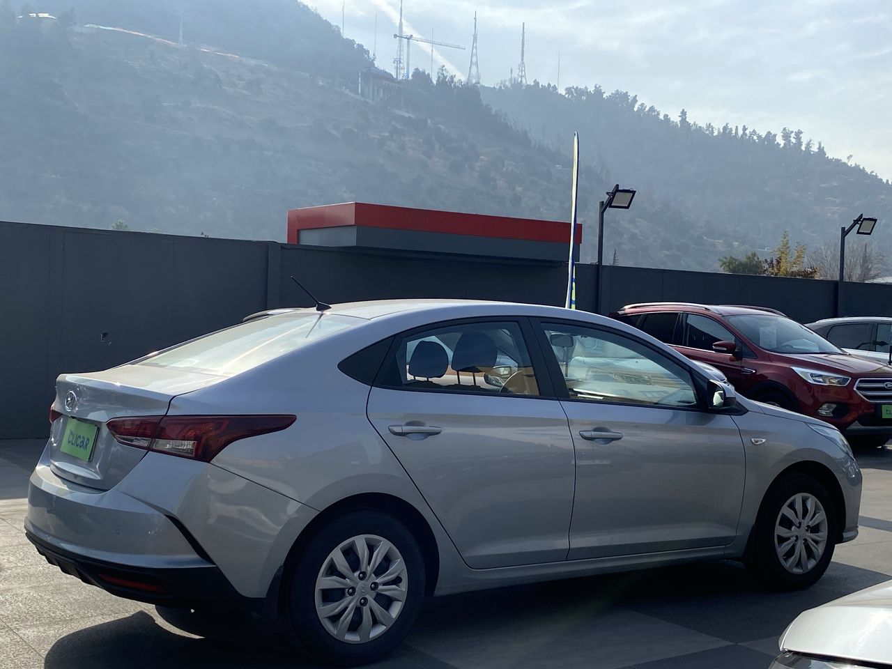 HYUNDAI - 7